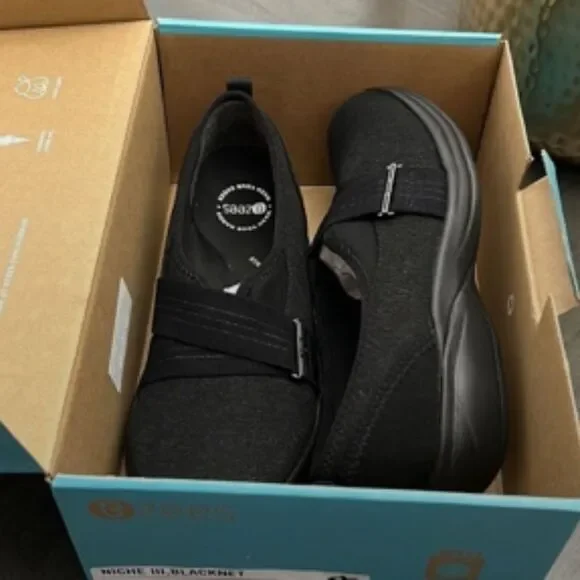 BZees Niche III Slip-On - Picture 2 of 11